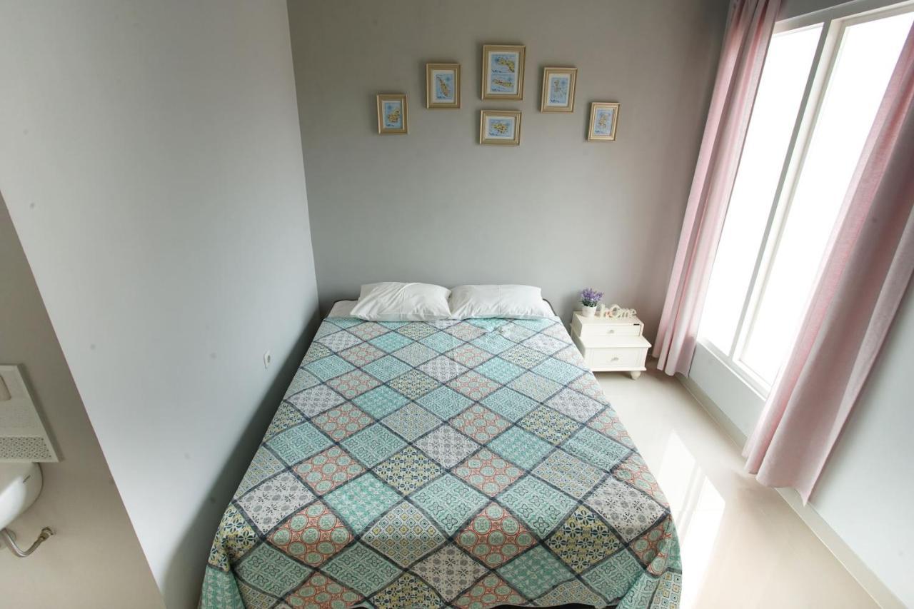 Inni Homestay Malang Zewnętrze zdjęcie